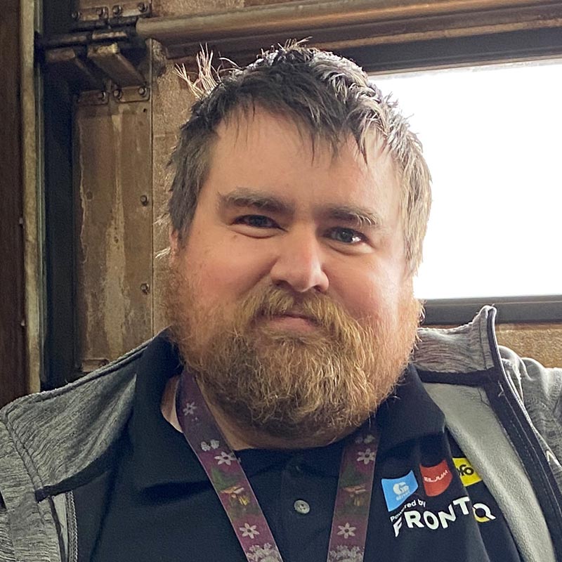 Simon Bergström produktion och konstruktion hos Fronteq